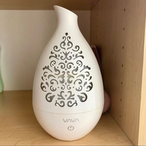 White Vava oil diffuser
